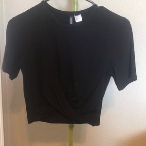 H&M S BLACK CROPPED TEE